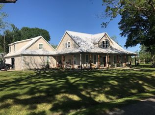 1613 Boling Dome Dr, Wharton, TX 77420