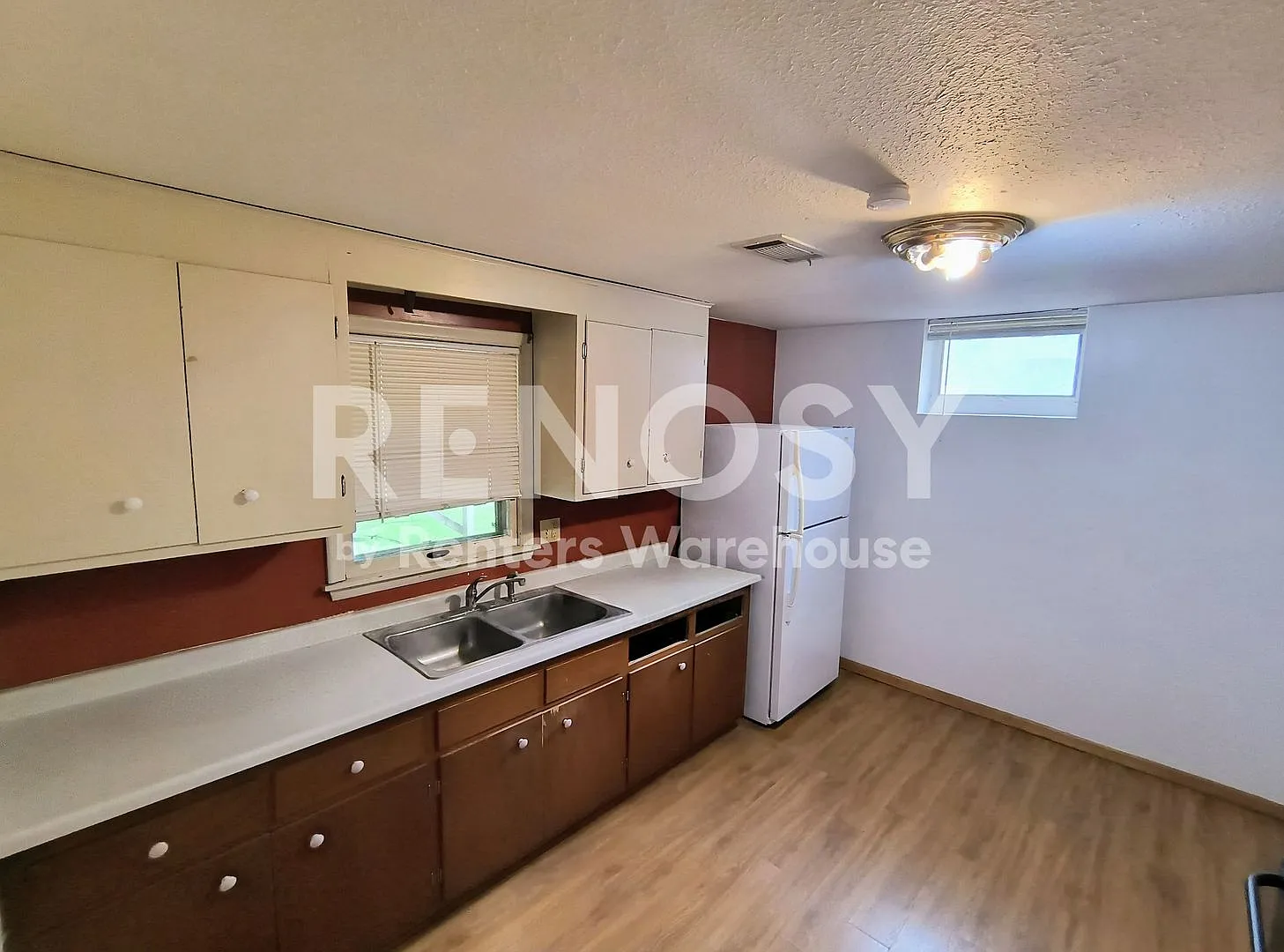Available Now 2 Bedroom 1 Bath Apartment/Condo in Maple Grove — Photo 4