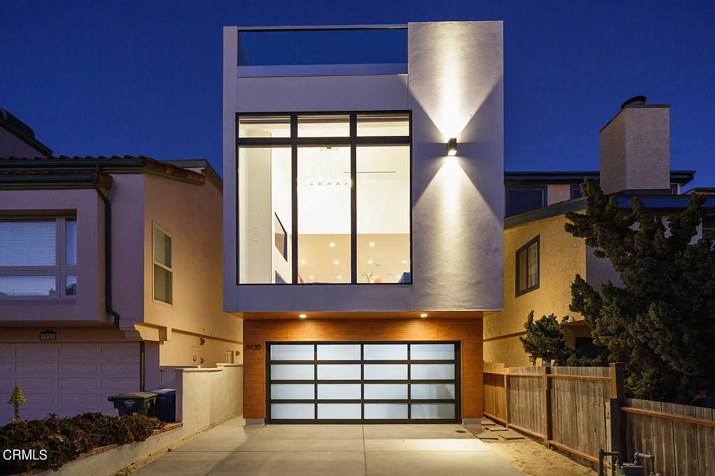 3 bed, 3.5 bath, 2337 sqft, $6,500 — Photo 1
