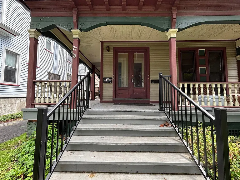27 Vick Park #B — Photo 2