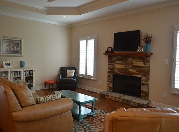 4th image of 183 Ashton Ct