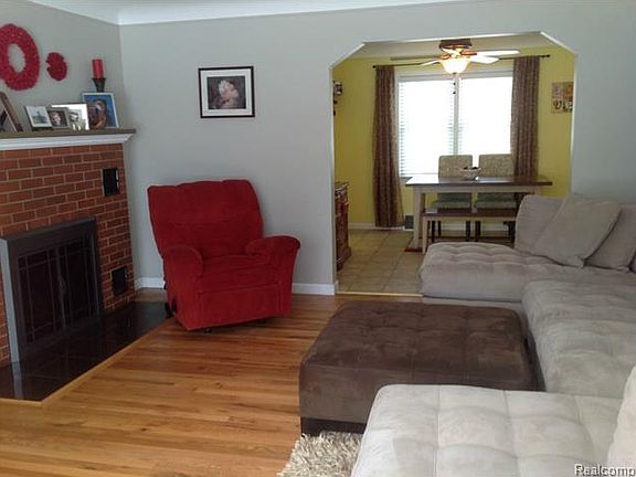 3rd image of 2729 Gorno St