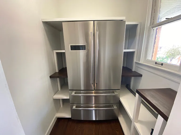 2704 Charlotte St — Photo 10