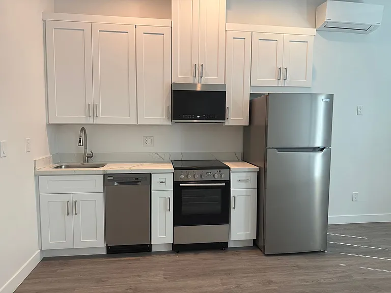 455 Lofts — Photo 2