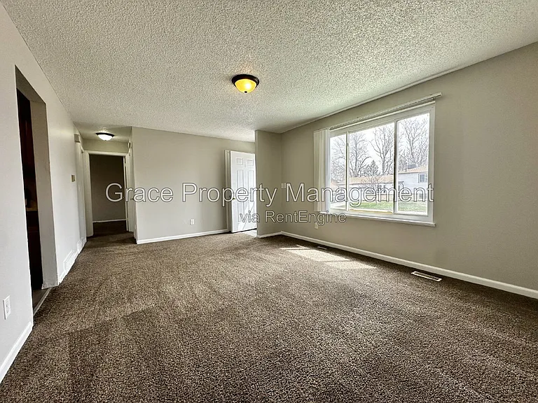 3801 E 117th Ave — Photo 4