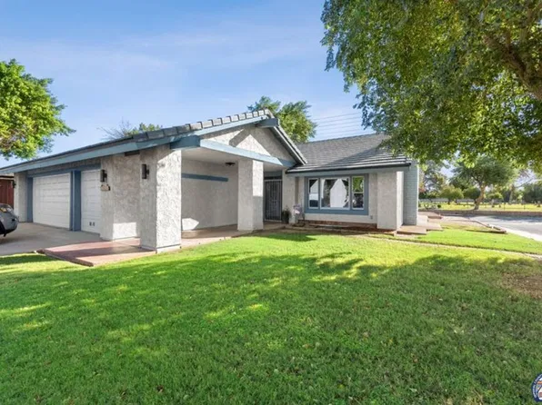 1044 Ridge Park Dr, Brawley, CA 92227