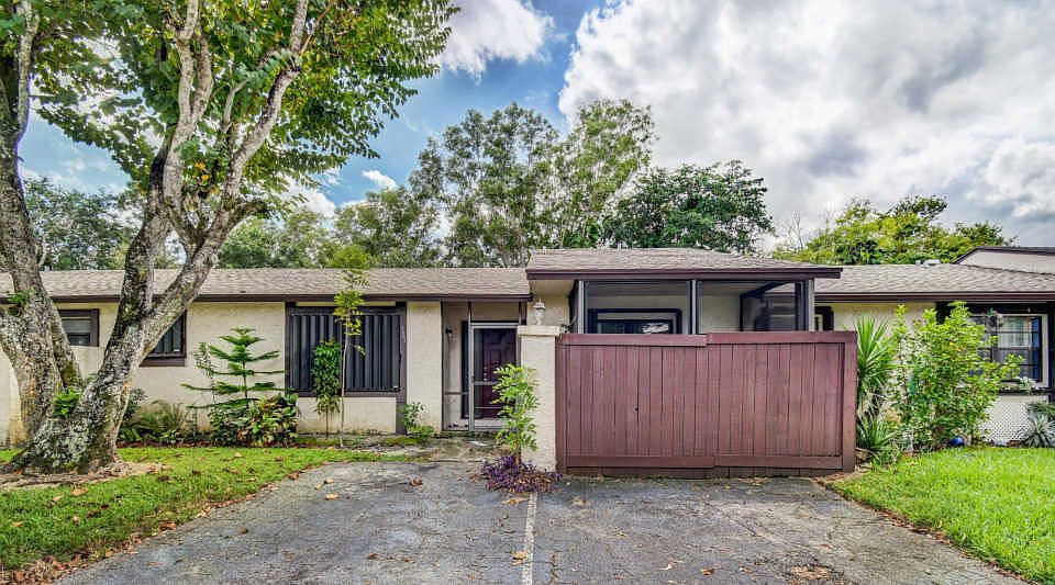 1st image of 121 Conaskonk Cir
