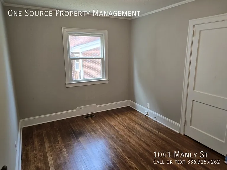 1041 Manly St — Photo 8