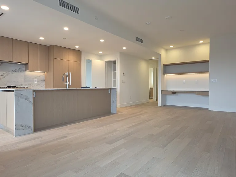 1475 Foster St #701 — Photo 10