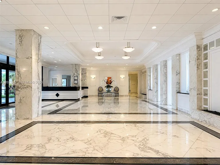 5700 Collins Ave #3A — Photo 8