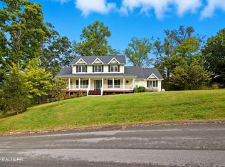 4040 Roundtop Dr, Sevierville, TN 37862