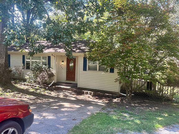2nd image of 865 Westwood Rd