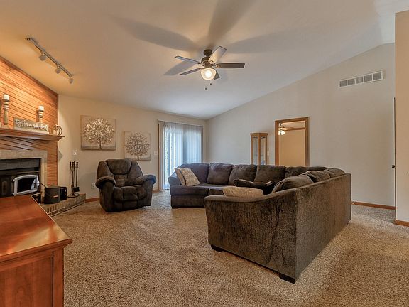 4th image of 3709 Adobe St