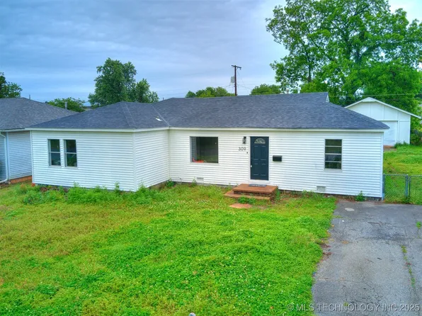 309 W 42nd St S, Sand Springs, OK 74063