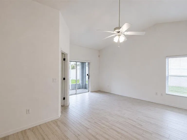 4729 Mandolin Loop — Photo 6