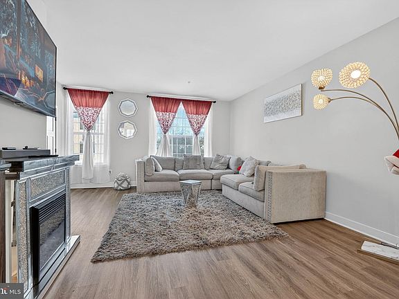 3rd image of 9599 Tall Oaks Rd