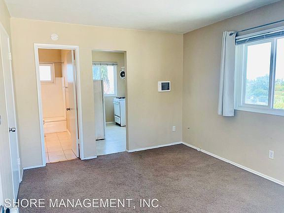 3rd image of 1527 Linwood St #4