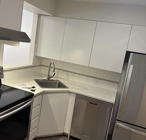 888 Pacific St #405 — Photo 2
