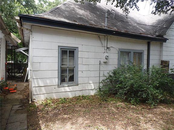 3rd image of 311 N Alamo St