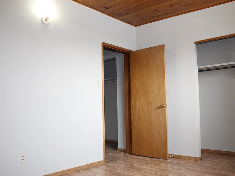 1019 Northmount Dr NW — Photo 9