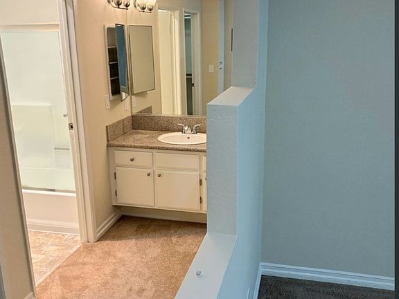 4th image of 22859 Del Valle St #231