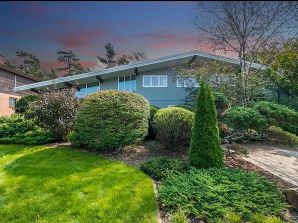 5830 Chain Rock Dr, Halifax, NS B3H 1A1