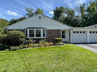 1 Lambert Ln #1, Brookfield, CT 06804