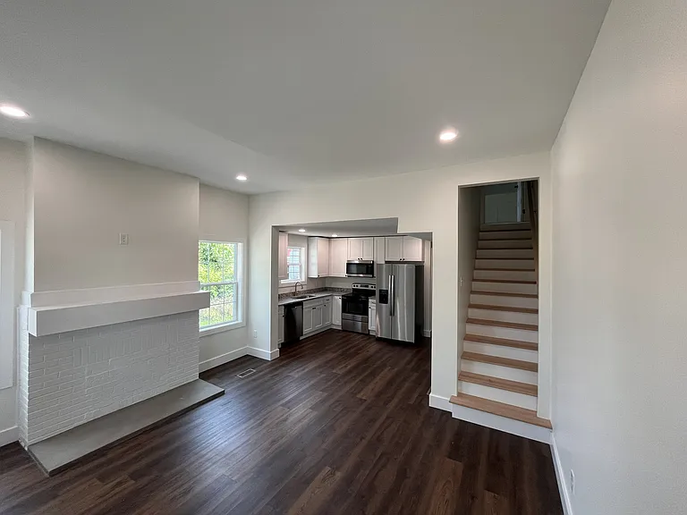 205 Spruce St #1 — Photo 4