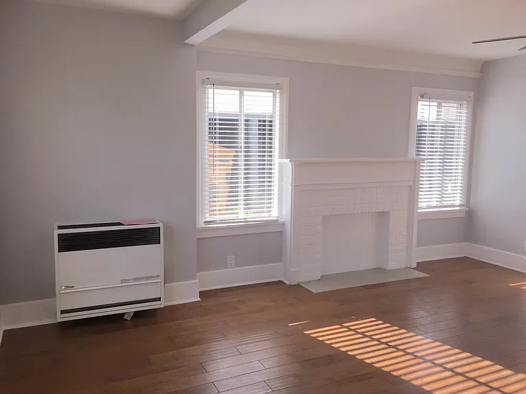 4259 Rosewood Ave — Photo 6