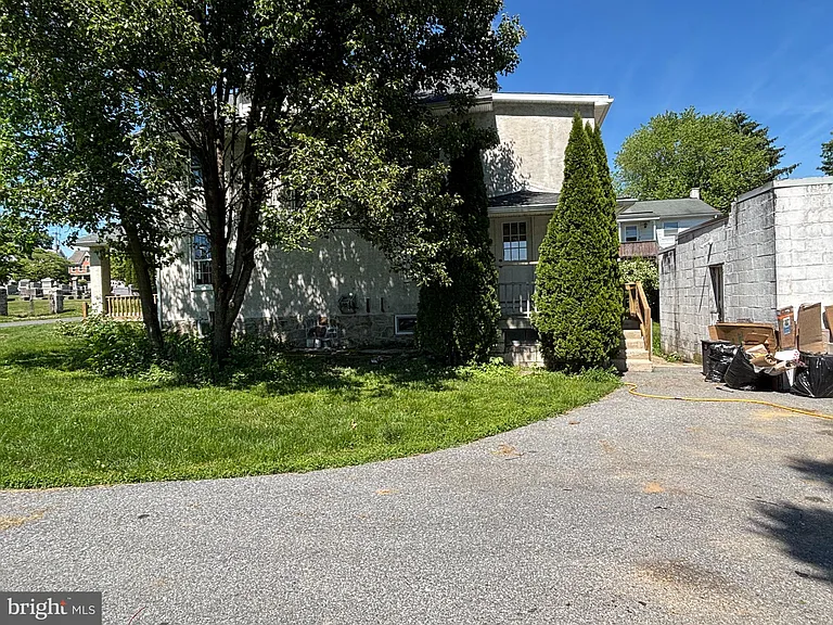 888 Walnut St — Photo 37
