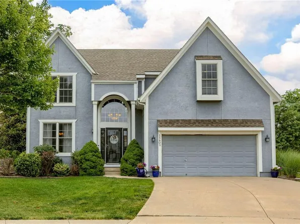 15403 S Hillside St, Olathe, KS 66062