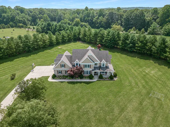 9650 Whispering Winds Dr, New Buffalo, MI 49117