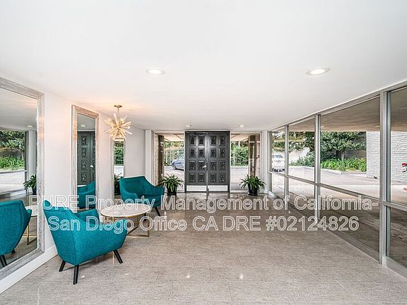 4th image of 2510 Torrey Pines Rd Unit 209