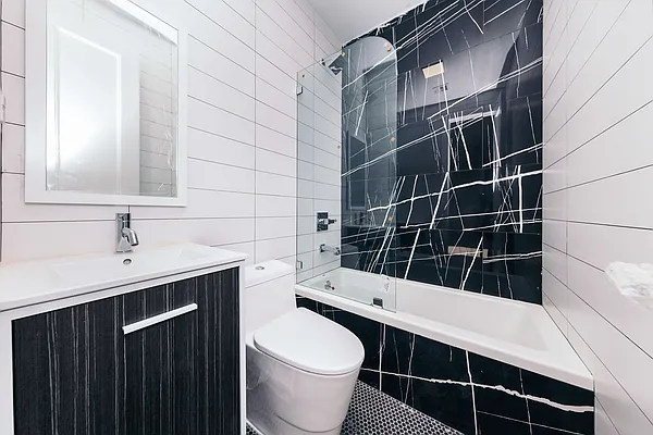 Rented by Nooklyn NYC LLC | media 32