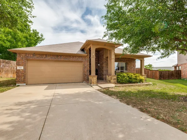 705 Bareback Ln, Fort Worth, TX 76131
