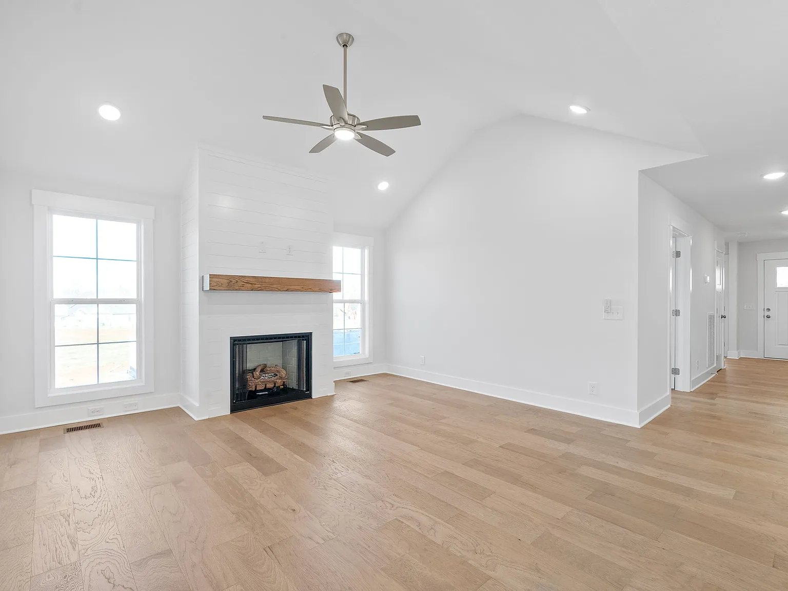 3 bed, 1590 sqft, $2,200 — Photo 3