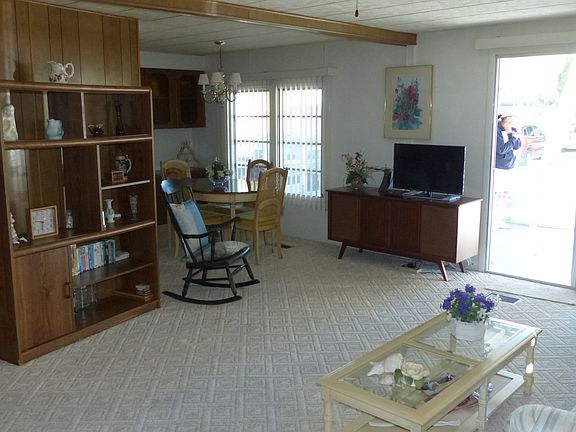 4th image of 7 Coves End Dr