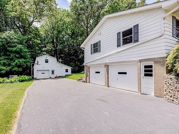 2nd image of 65 Brentwood Dr NE