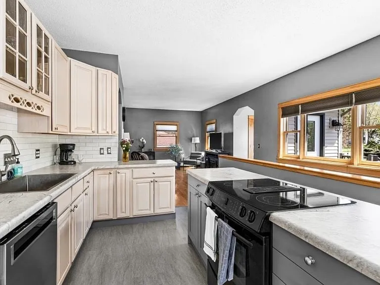 3775 Johnson Rd — Photo 32