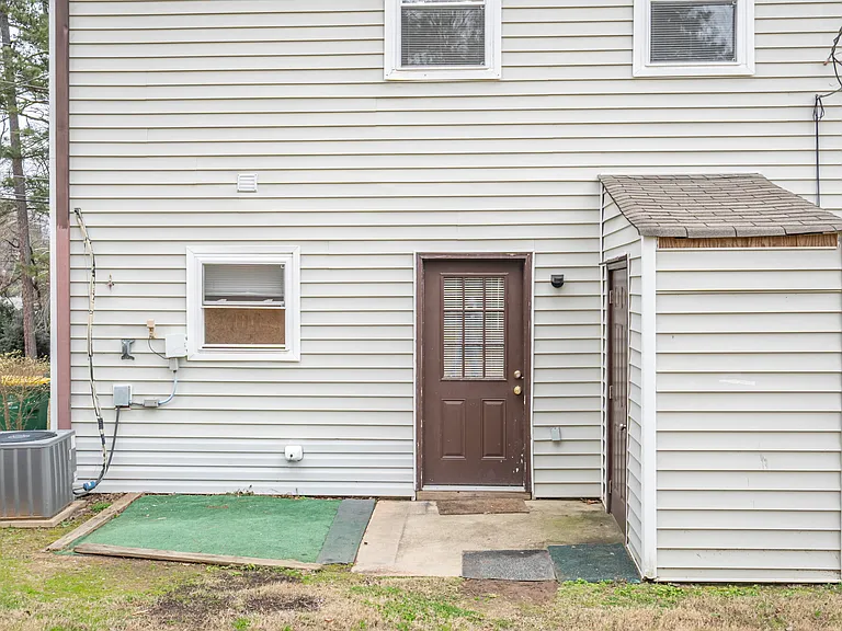 114 Bentley Pkwy #B — Photo 18