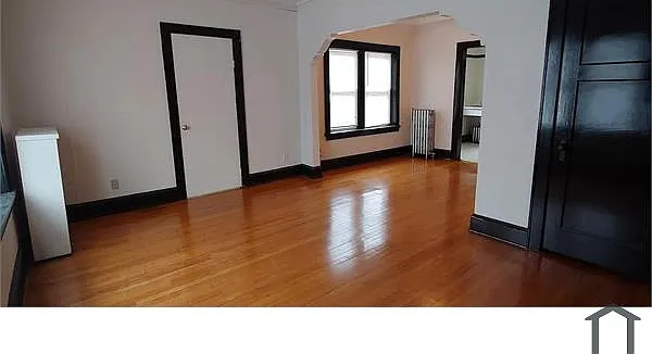 227 E Townsend St — Photo 10