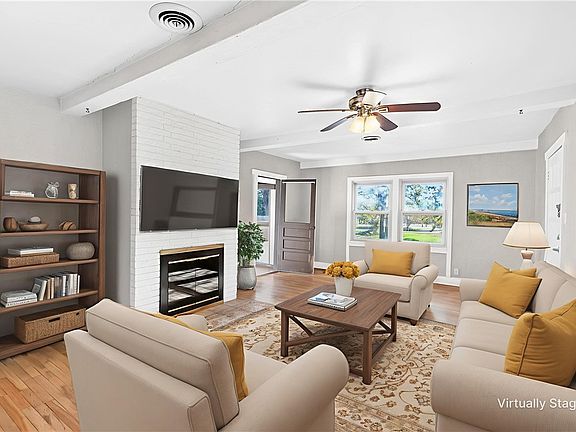 2nd image of 1006 Holt St