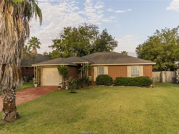 2nd image of 2513 Bexar Grass Ct