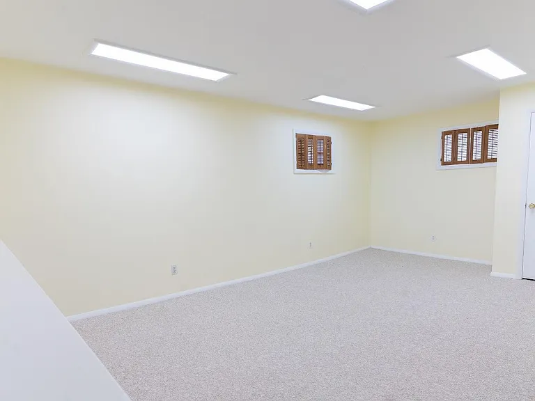 E Parkhill Dr — Photo 20