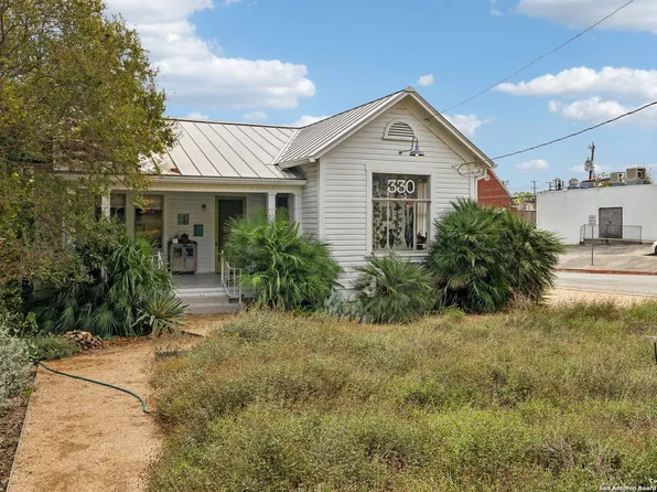 330 E Olmos Dr, Olmos Park, TX 78212