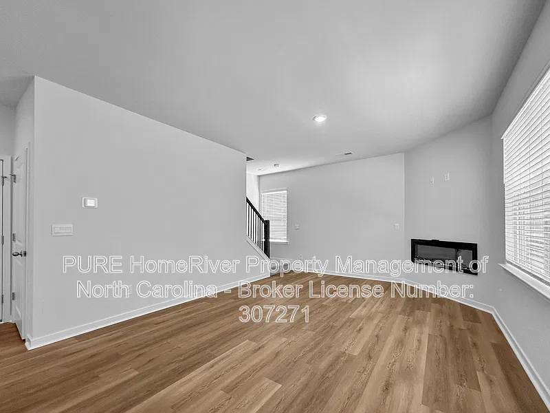3 bed, 2.5 bath, 2175 sqft, $2,125 — Photo 4
