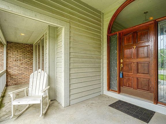 3rd image of 657 Bald Eagle Ct
