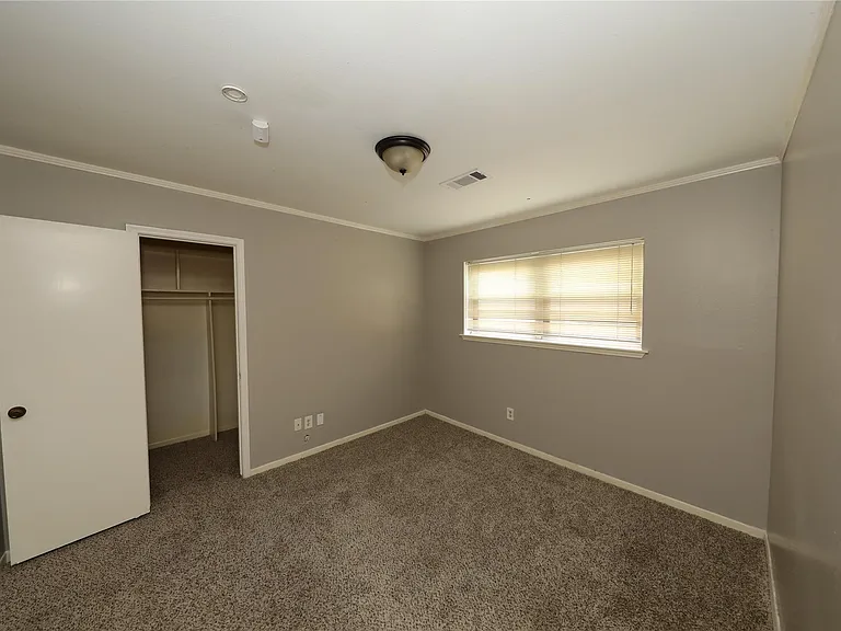 8519 Leader St — Photo 14