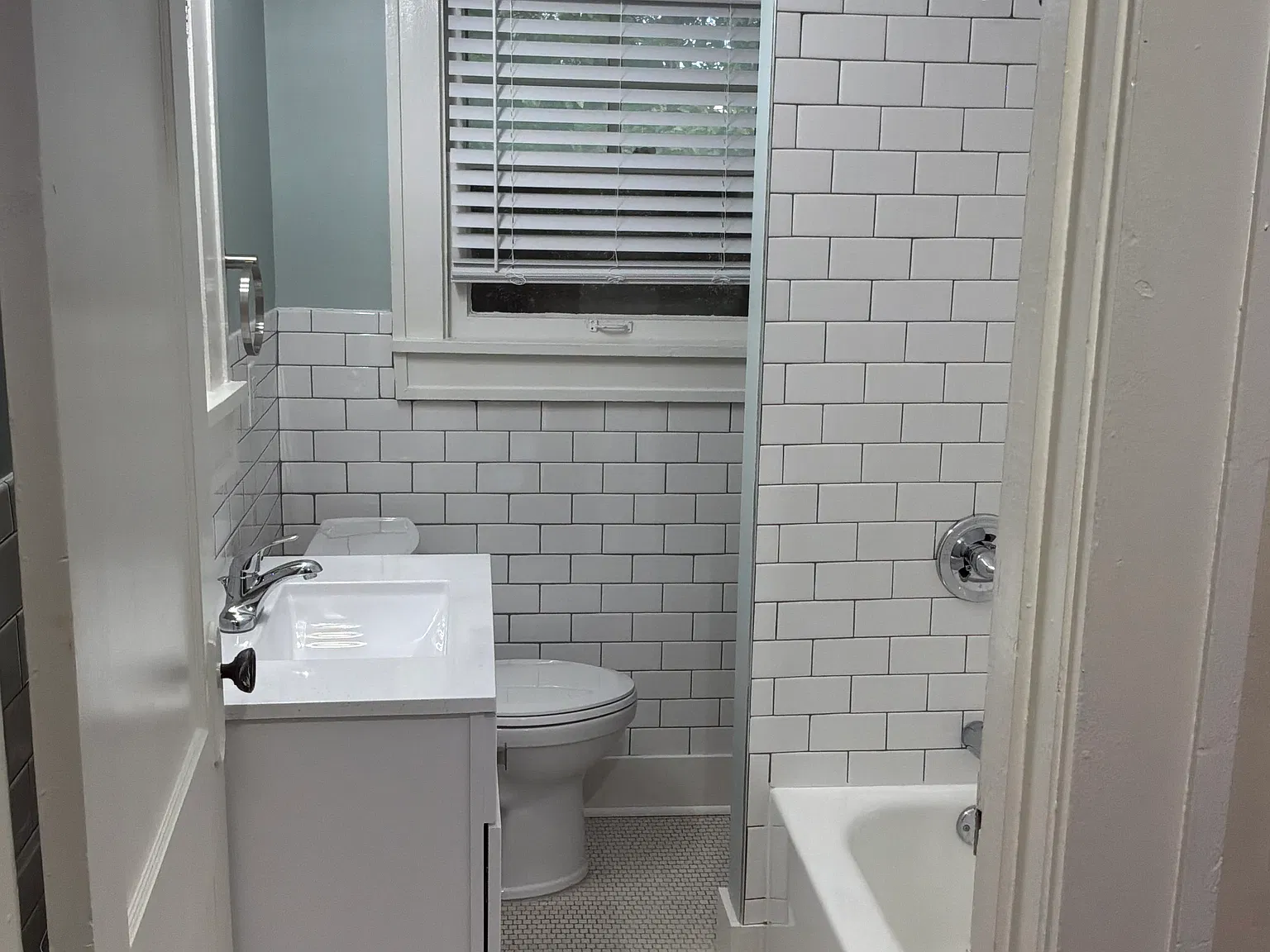 6 bed, 1.5 bath, 1350 sqft, $1,200 — Photo 4