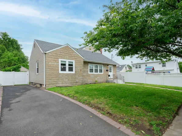 36 Irving Street, Bethpage, NY 11714